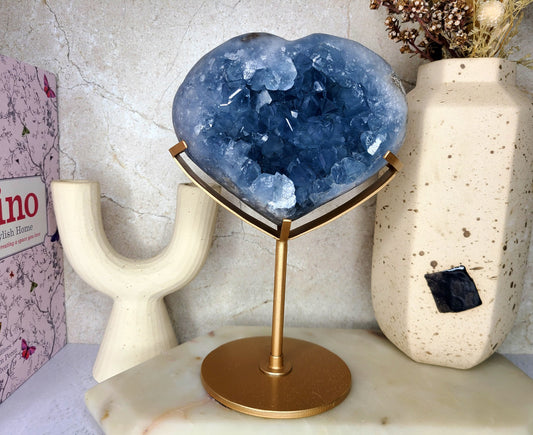 Celestite Heart on display stand 02- 2.4kg